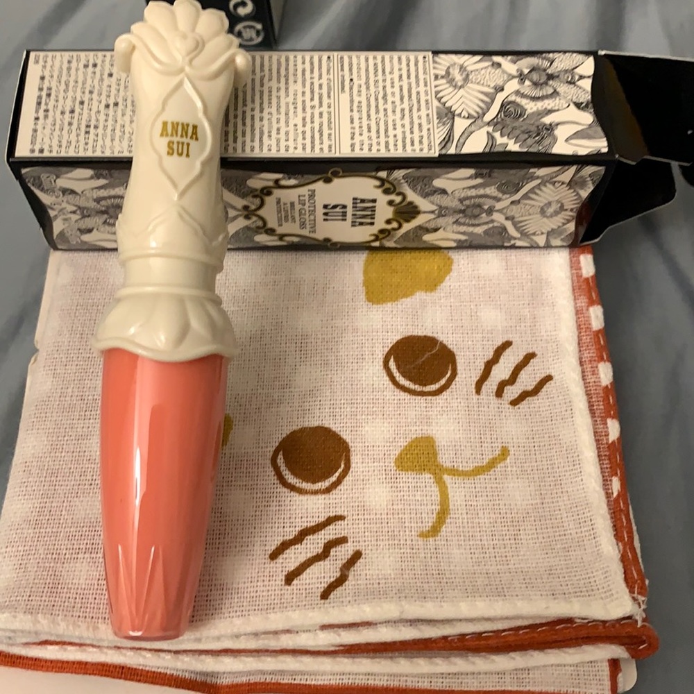 🆕👀rare hard to find Anna Sui protective lip gloss 300